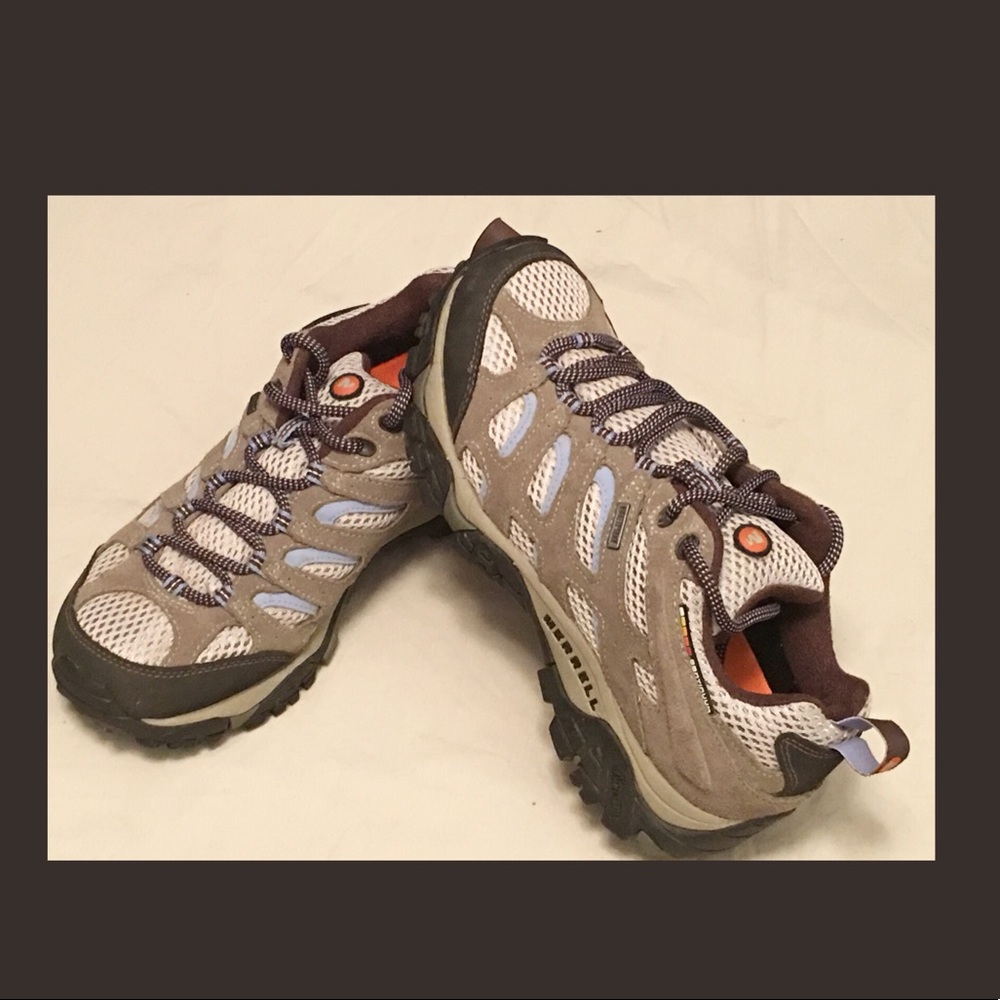 Merrell Moab Hiking Shoes• Women’s Size 8